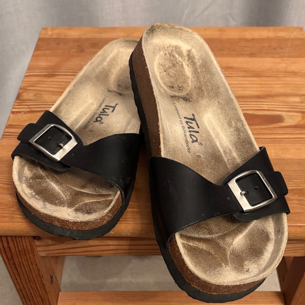 Tula by Birkenstock. Black Leather Single-Buckle Slide Sandals